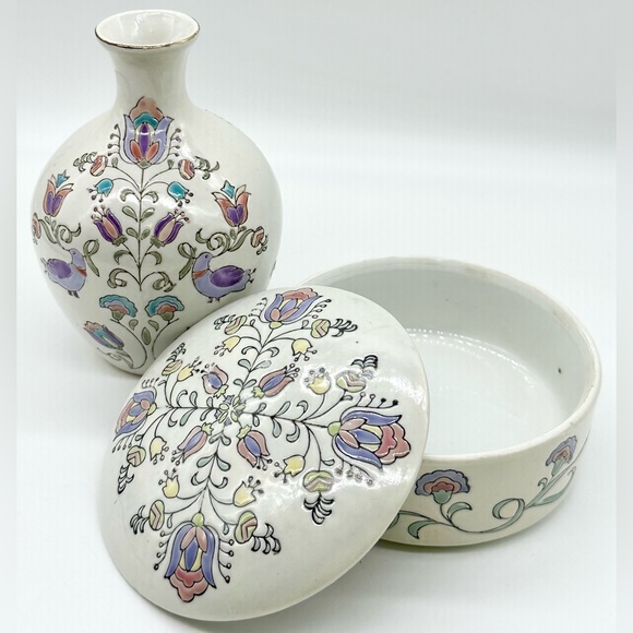 Toyo Inspirations Jena Hall for Toyo Trading CO. Floral Trinket Dish & Vase - Picture 3 of 9